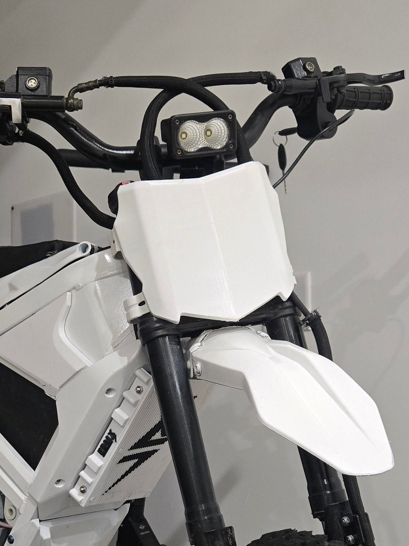 MotoCutz Plate